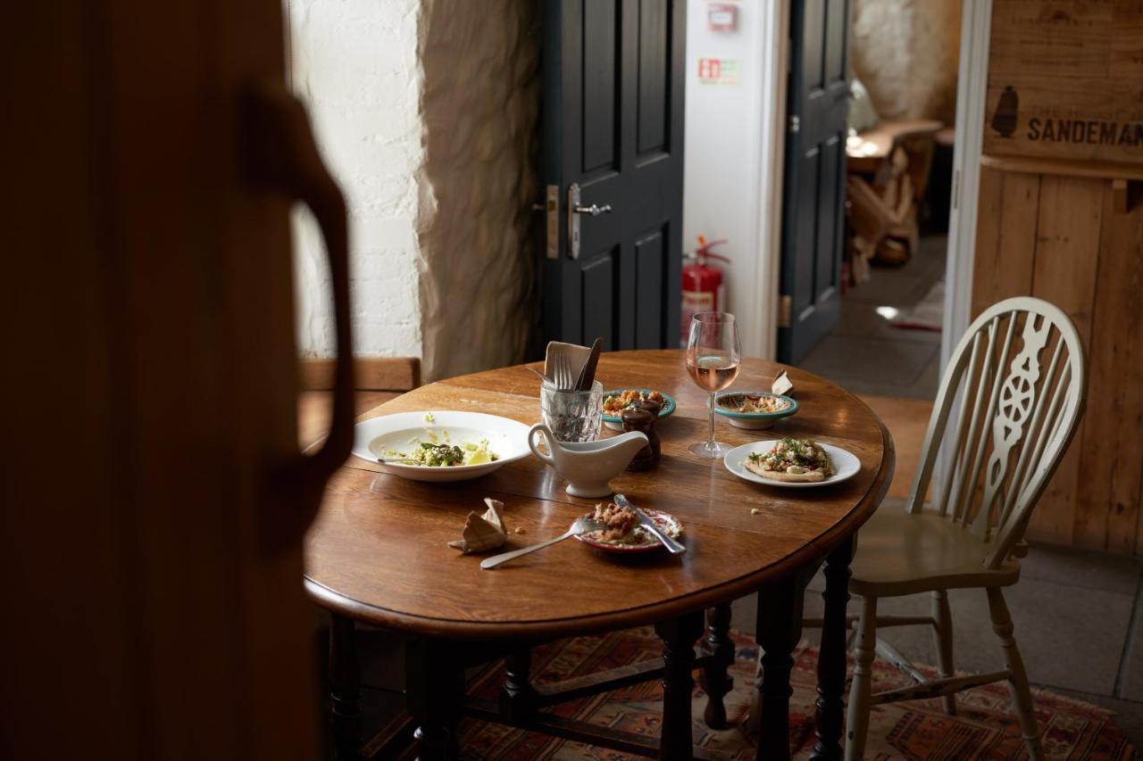 The Dog & Gun Inn Netheravon Bagian luar foto