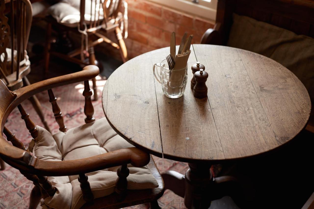 The Dog & Gun Inn Netheravon Bagian luar foto