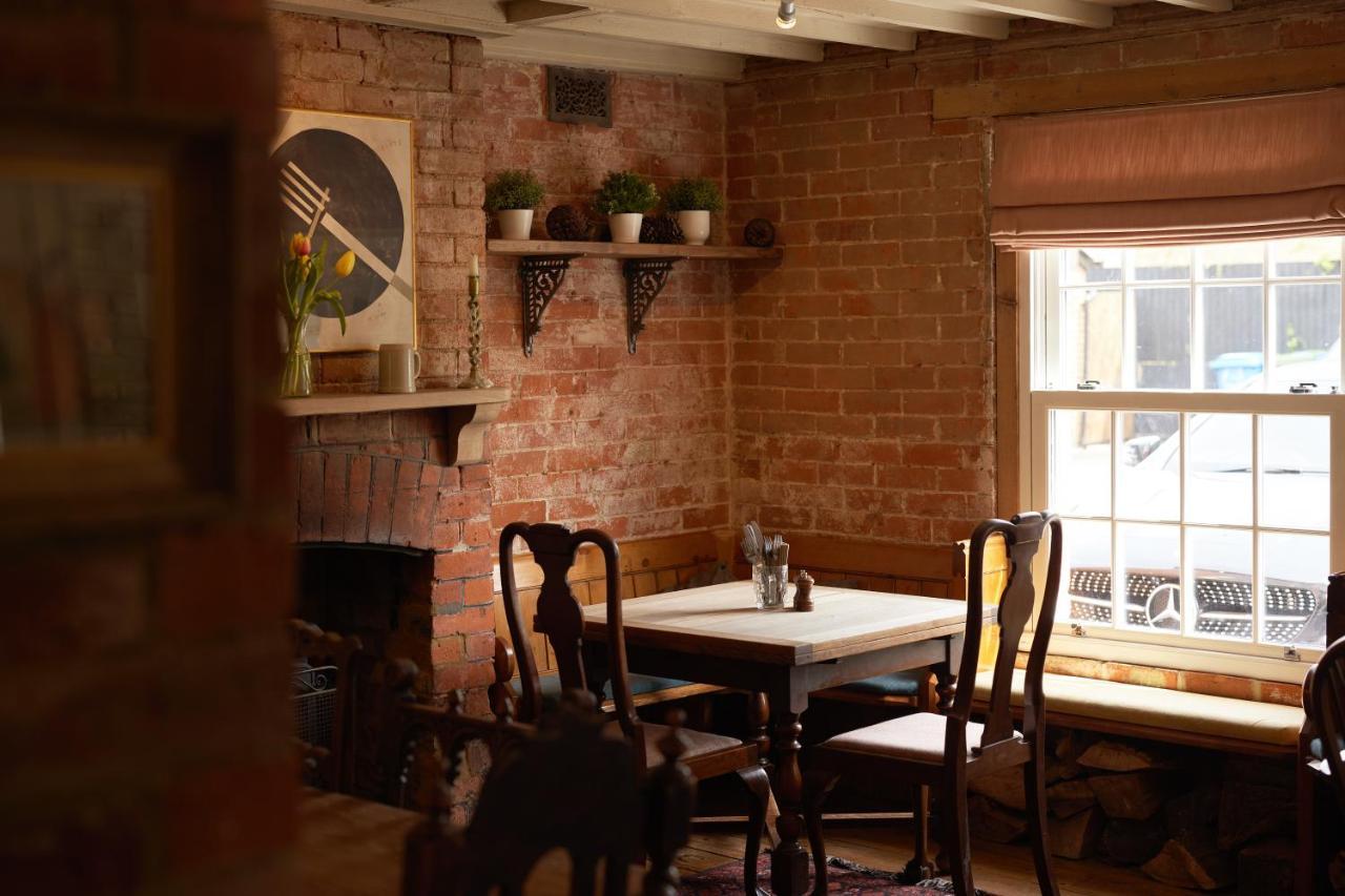 The Dog & Gun Inn Netheravon Bagian luar foto