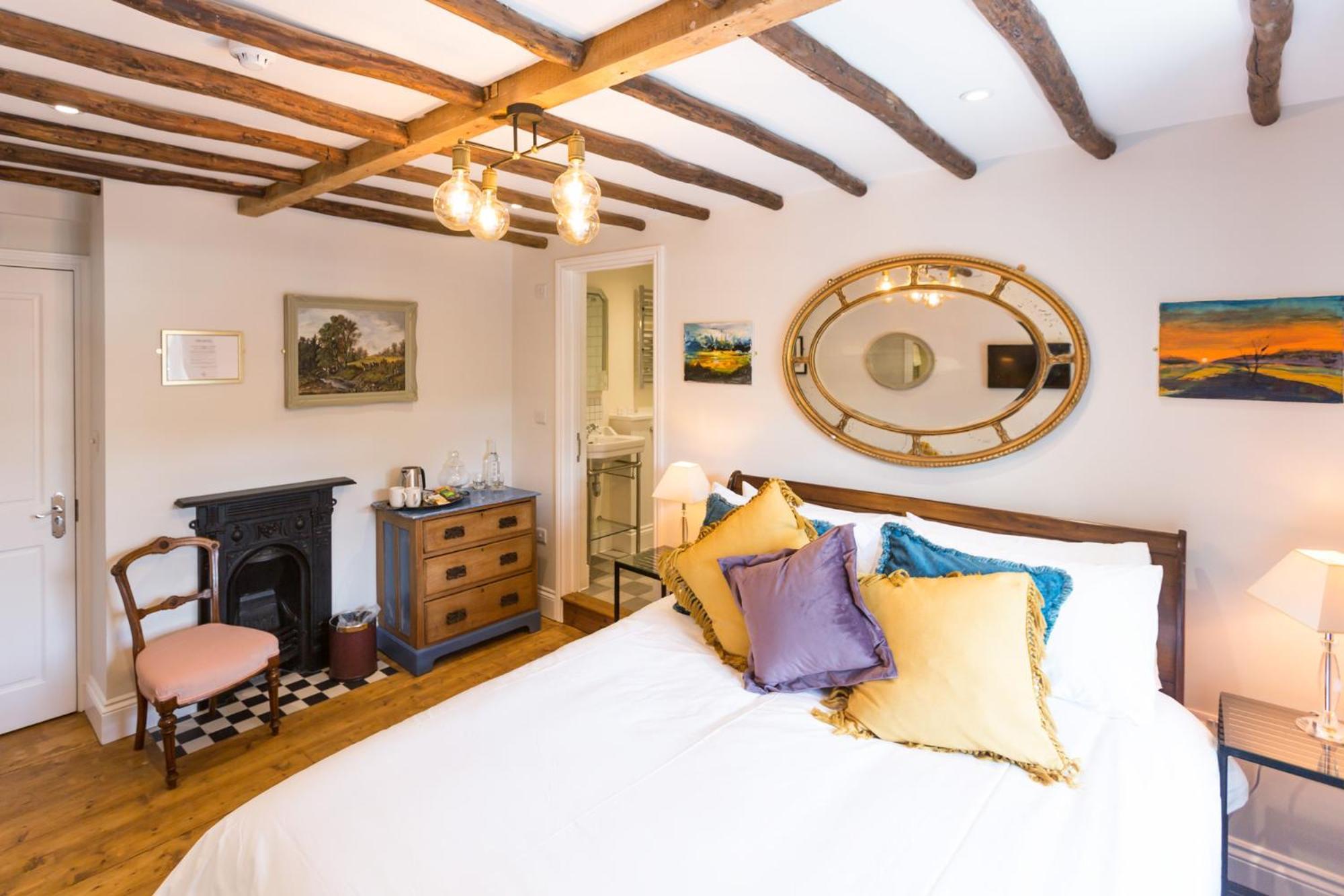 The Dog & Gun Inn Netheravon Ruang foto