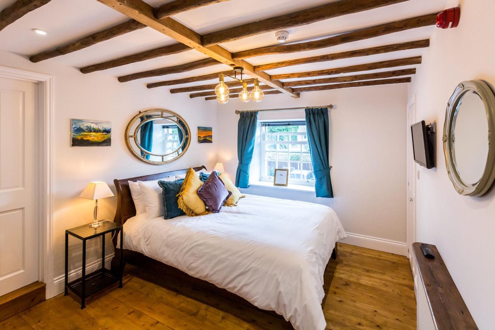 The Dog & Gun Inn Netheravon Ruang foto